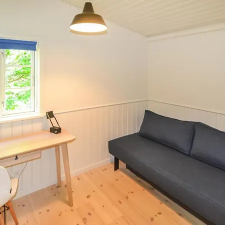 3 Bedroom Gorgeous In Holiday home Glesborg