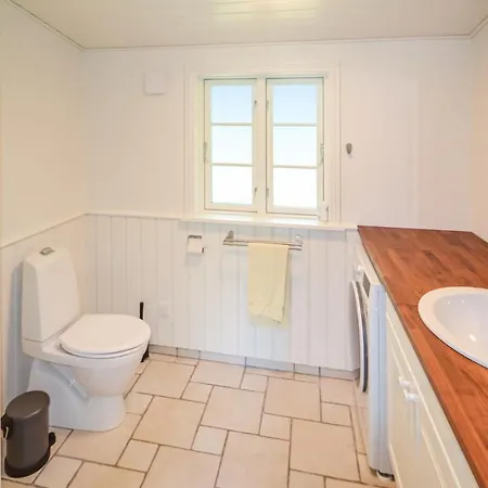 3 Bedroom Gorgeous In Holiday home